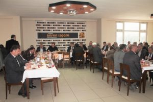 Cingil'den muhtarlara teşekk&uuml;r plaketi