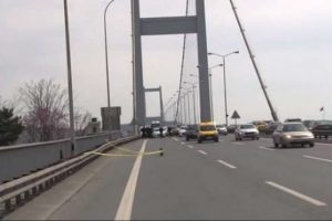 Boğazi&ccedil;i K&ouml;pr&uuml;s&uuml;'nde bomba ihbarı