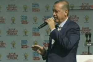 'Acilen ses istirahatine &ccedil;ekilmeli'
