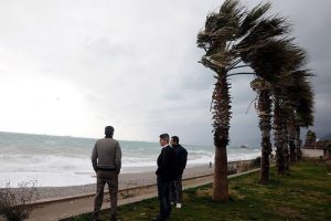 Meteoroloji uyardı! Kuvvetli lodos geliyor!