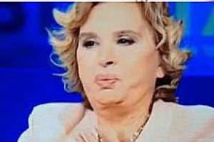 Nazlı Ilıcak'tan şaşırtan mimik!