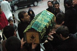 Yanlış iğnenin kurbanı Nazlı bebek toprağa verildi