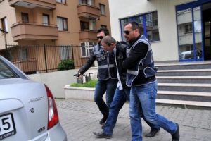 Zehir tacirleri polise yakalandı
