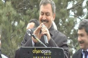 Elektrikler gitti, espriler havada u&ccedil;uştu