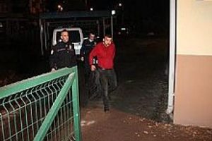 Yalnız yaşayan kadın &ouml;ld&uuml;resiye d&ouml;v&uuml;ld&uuml;
