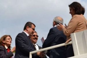MHP'liler tam kadro Kılı&ccedil;daroğlu'nun mitinginde