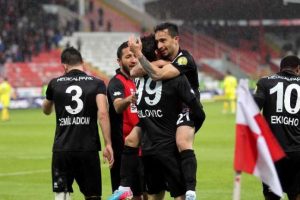 Samsunspor g&uuml;le oynaya