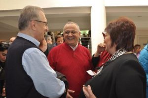 Necati Şahin, 1 saat oy kuyruğunda bekledi