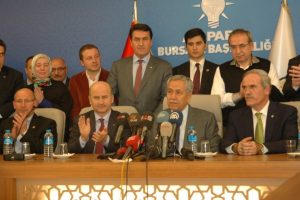 Arın&ccedil;: Kazanan AK Parti, kaybeden hepsidir
