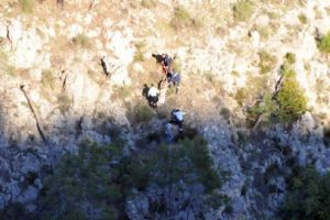 Topunu almak isterken u&ccedil;uruma yuvarlandı