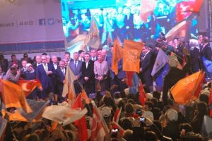 AK Parti Bursa'da zaferi b&ouml;yle kutladı