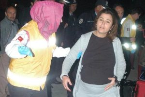 Doğuma yetiştirmeye &ccedil;alışırken kaza yaptı