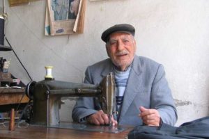 50 yıllık emektarıyla iş yapıyor