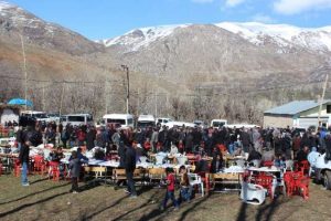 Pilavlı kavurmalı kutlama yaptılar