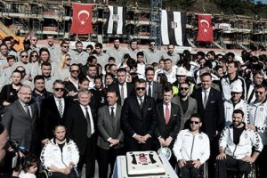 Beşiktaş kesenin ağzını a&ccedil;tı!