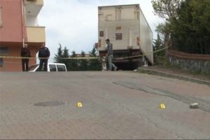 İstanbul'un g&ouml;beğinde polise saldırı