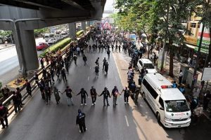 Tayland'da gerilim yeniden tırmanıyor