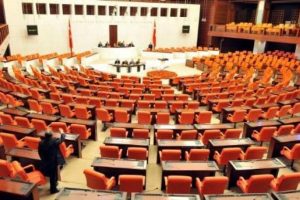 Meclis'ten 10 milletvekili ayrılıyor
