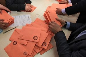 Tutuklu ve h&uuml;k&uuml;ml&uuml;lerin tercihi kazandırdı