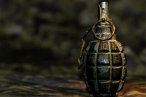 Otoparkta el bombası bulundu