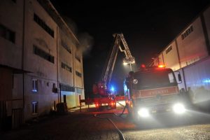 Bursa'da koltuk fabrikasında korkutan yangın