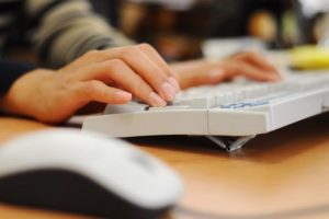ABD K&uuml;ba'da gizlice "sosyal ağ" kurdu iddiası