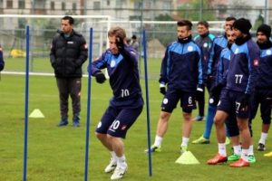 Rizespor, alt sıralardan kurtulmak istiyor