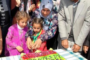 &Ouml;calan'ın doğum g&uuml;n&uuml; i&ccedil;in kutlama