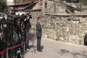 Cuma namazını Yenik&ouml;y'de kıldı