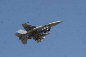 Tacizlere karşı F-16'lar sınırda
