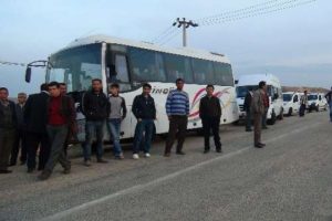 Yol kesen kişiler &ouml;rg&uuml;t destek&ccedil;isi