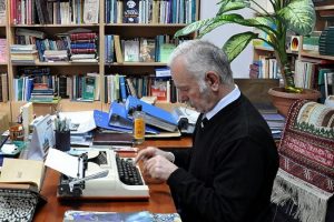 Cep telefonu, bilgisayar ve otomobil kullanmayan profes&ouml;r
