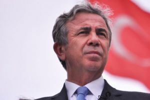 'Bazı b&ouml;lgelerde 16 defa oylar sayıldı'