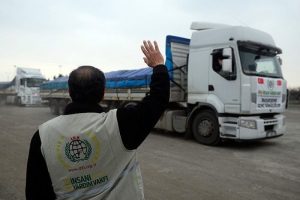 Şehitler adına 100 tonluk gıda yardımı