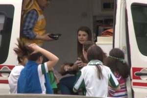 Kadın taraftar gol d&uuml;ellosuna dayanamadı - &Ouml;ZEL HABER