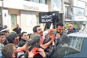 Şarkıcı Alişan'a zombi saldırısı