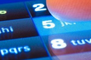 Cep telefonunun yaydığı ışığa dikkat!
