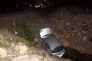 5 metre y&uuml;kseklikten dereye u&ccedil;tu