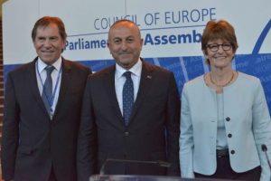 &Ccedil;avuşoğlu Fransa T&Uuml;MSİAD'ı ziyaret etti