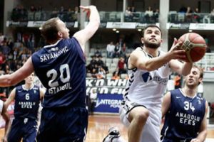 Beşiktaş potada Anadolu Efes'le seriye devam etti