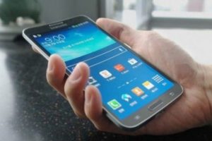 Cep telefonu ekranlarında yeni d&ouml;nem!