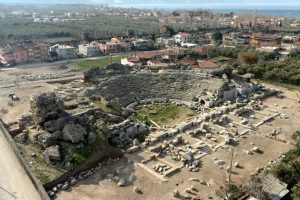 İznik Roma Tiyatrosu'na &ouml;denek yetmedi, &ccedil;alışmalar durdu! - &Ouml;ZEL HABER
