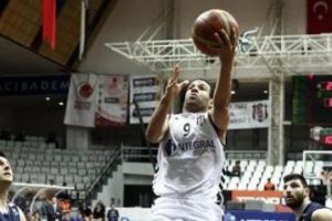Beşiktaş  Anadolu Efes'ten r&ouml;vanşı aldı