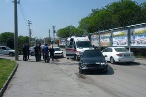 Bursa'da AVM &ccedil;ıkışında kaza