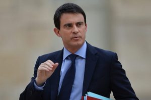 Fransa'da Valls h&uuml;k&uuml;meti g&uuml;venoyu aldı