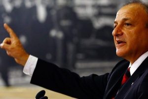 Oktay Vural, &Ccedil;i&ccedil;ek'i mahkemeye verdi