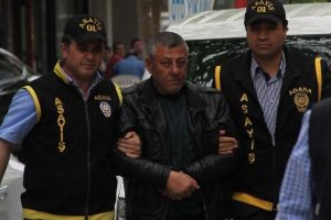 Su&ccedil; makinesi "batak" oynarken yakalandı
