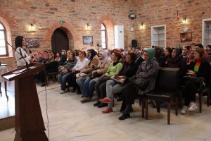 Anne - Baba Okulu'nda eğitimler başladı