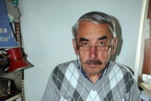 Eski radyolar onun elinde yenileniyor