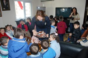 Minik &ouml;ğrenciler emniyet teşkilatını ziyaret etti